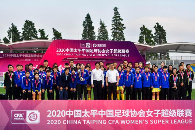库尔图瓦：穆里尼奥注重纪律，期待明天的训练